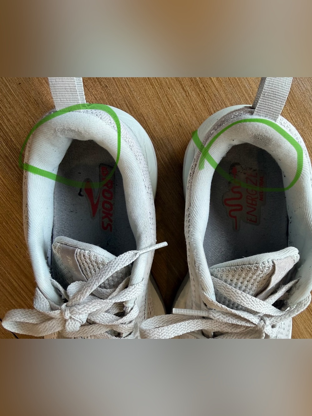 Women’s Brooks Revel 6 Athletic Shoes (size 8) - Picture 9 of 9